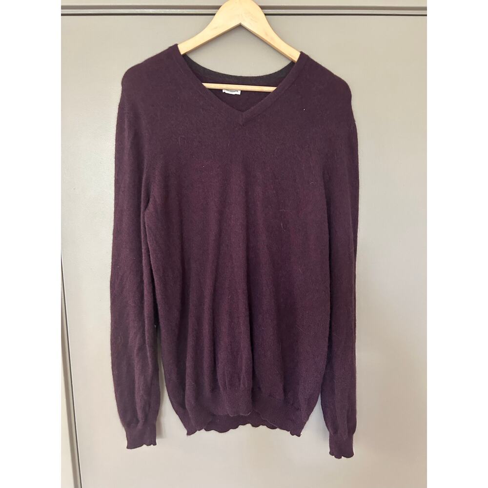 Luxury deeppurpleplum Vneck 100%cashmere sweaterpreppy capsulework elevated hole